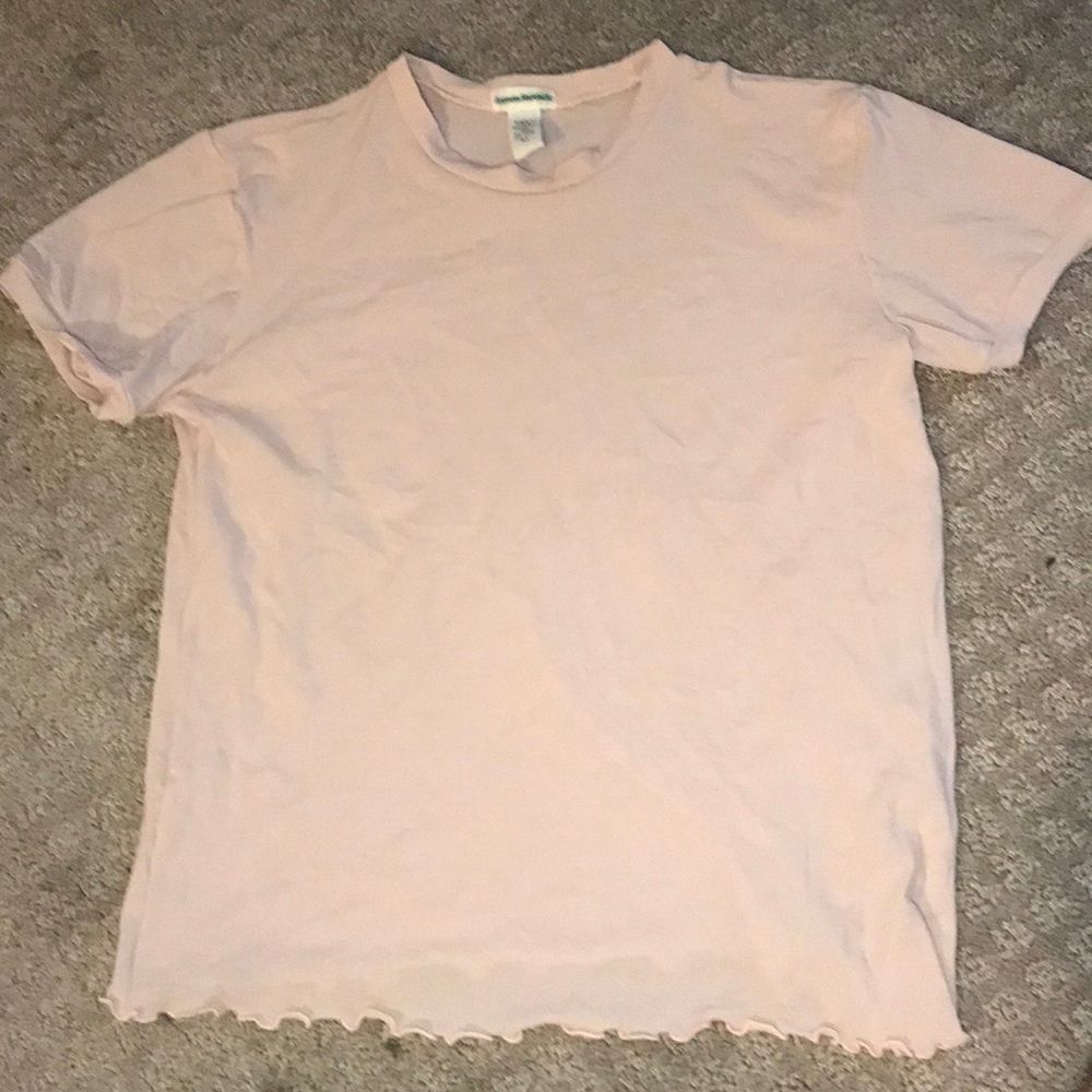 Neutral color shirt